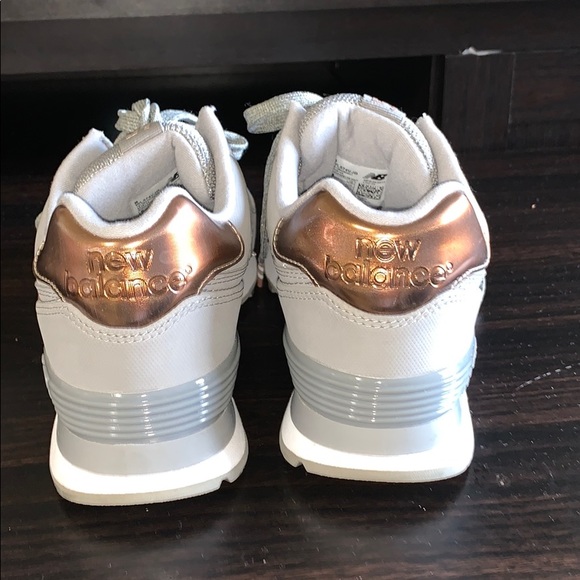 New Balance Women’s 574 - Picture 4 of 4